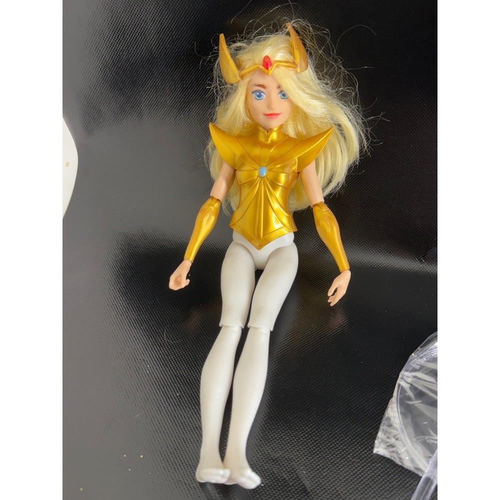 She-Ra Princess of Power Doll 2019 Mattel Blonde Hair Gold Armor Action Figure - Picture 4 of 7